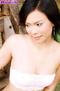 Ae Marikarn голая в своей деревне aema0252.jpg