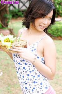 Ae Marikarn голая гуляет по саду aema0560.jpg