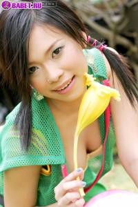 Голая Ae Marikarn играет с мячиком aema0383.jpg