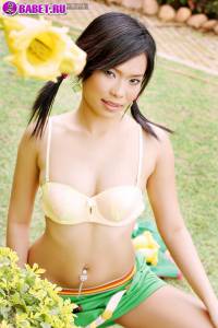 Голая Ae Marikarn играет с мячиком aema0314.jpg