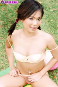 Голая Ae Marikarn играет с мячиком aema0334.jpg