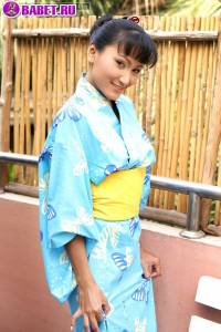 Angela Lin раздевается на лавочке anli0223.jpg