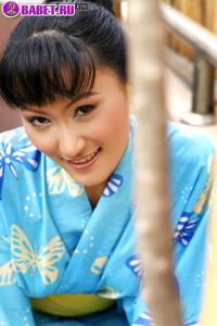 Angela Lin раздевается на лавочке anli0229.jpg