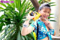 Anna Chung поливает себя голой anch0114.jpg