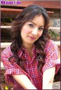 Annita Sang показывает что у неё под юбкой ansa0511.jpg