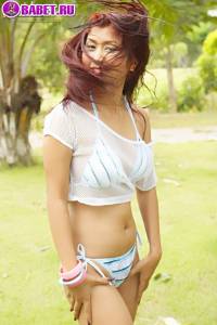 фосессии хардкор April Lim голая поливается со шланга  MG 2503.jpg