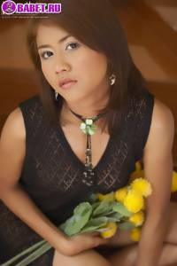 Jasmine Mookjai играет с писей на ступеньках jamo0201.jpg