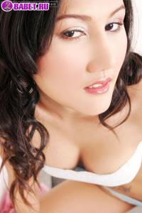 Jennifer Lee показывает сиськи jele0528.jpg