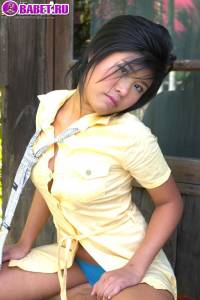 Jam Jaminga показывает дырочки jaja0481.jpg