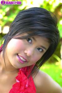 Голенькая Jam Jaminga на траве jaja0251.jpg