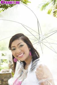 Kathryn Keawsam под доджём без трусиков kath0390.jpg