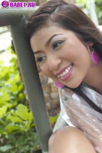 Kathryn Keawsam под доджём без трусиков kath0357.jpg