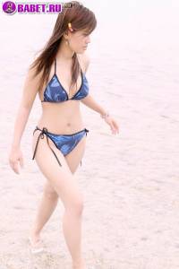 Голая Katie Chung в воде kach0564.jpg