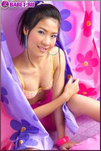 Kieko Kyo показывает дырочки kiky0133.jpg