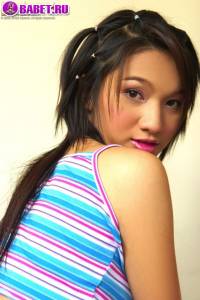 Kwan Nareenut показывает писю kwna0275.jpg