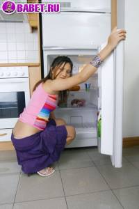 Голая Lisa Linn на кухне lili0313.jpg