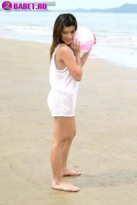 Loretta Lee голая на пляже lole0128.jpg