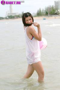 Loretta Lee голая на пляже lole0164.jpg