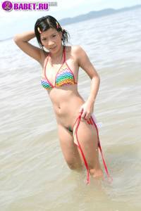 Loretta Lee голая на пляже lole0173.jpg