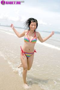 Loretta Lee голая на пляже lole0145.jpg