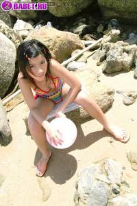 Loretta Lee голая на пляже lole0179.jpg