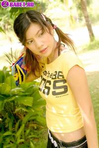 Loretta Lee на природе мастурбирует пизду lole0387.jpg