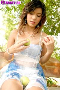 фосессии хардкор Голенькая Loretta Lee на природе lole0236.jpg