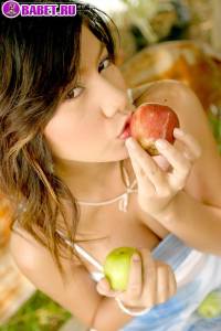 Голенькая Loretta Lee на природе lole0232.jpg