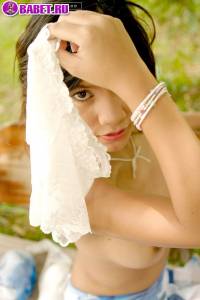 Голенькая Loretta Lee на природе lole0213.jpg