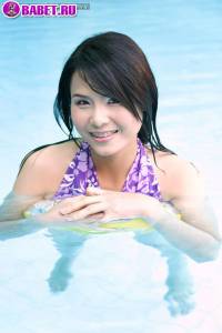 Lorita Ivy купается в боссейне без одежды loiv0366.jpg