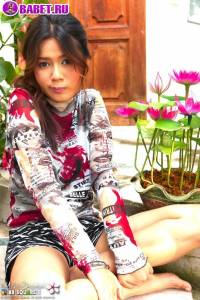 Фото голой Make Dawan во дворе mada0688.jpg