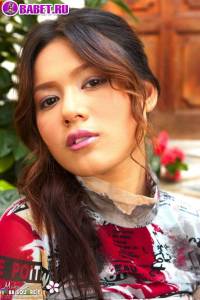 Фото голой Make Dawan во дворе mada0674.jpg