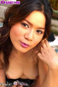 Фото голой Make Dawan во дворе mada0661.jpg