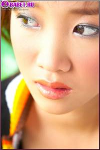 Martiny May показывает писю mama0415.jpg