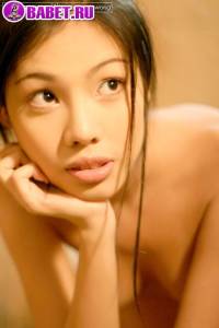 Maya Asawawong моет свои сиськи maas0142.jpg