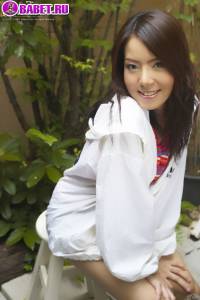 Mikiko Toyo раздевается в саду mito0168.jpg