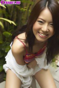 Mikiko Toyo раздевается в саду mito0110.jpg