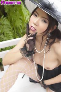 Стриптиз Mikiko Toyo в саду mito0478.jpg