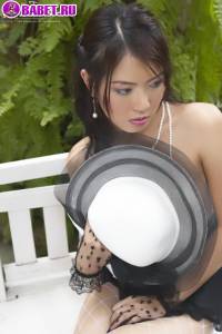 Стриптиз Mikiko Toyo в саду mito0440.jpg