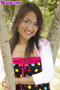 Milk Yada ласкает писю во дворе milk0525.jpg