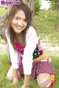 Milk Yada ласкает писю во дворе milk0580.jpg