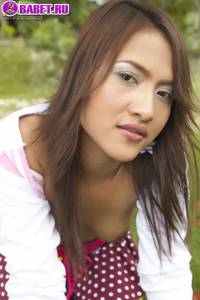 Milk Yada ласкает писю во дворе milk0569.jpg