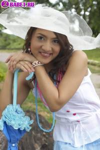 Голая Milk Yada на природе milk0655.jpg