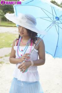 Голая Milk Yada на природе milk0677.jpg