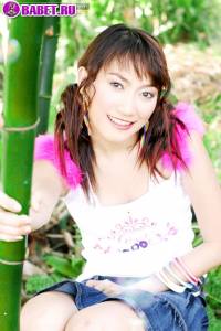 Голенькая Mind Sumonrat на столе misu0441.jpg