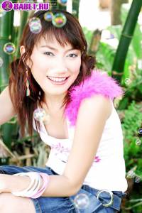 Голенькая Mind Sumonrat на столе misu0440.jpg