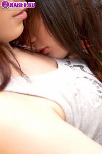 Mona and Mind развлекается с знакомой momi0491.jpg