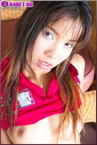 Nanny Larner в саду показывает писю nala0263.jpg