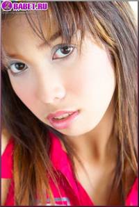 Nanny Larner в саду показывает писю nala0264.jpg