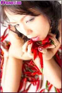 Эротические фото Naomi Chatee с перцами nach20434.jpg